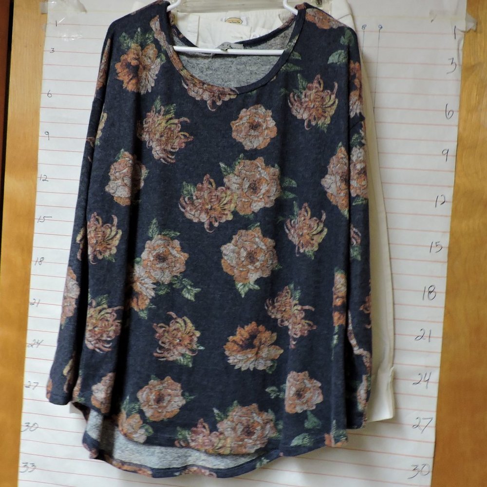 ABSOLUTELY FAMOUS - women's, long sleeves, plus size, 1X floral print